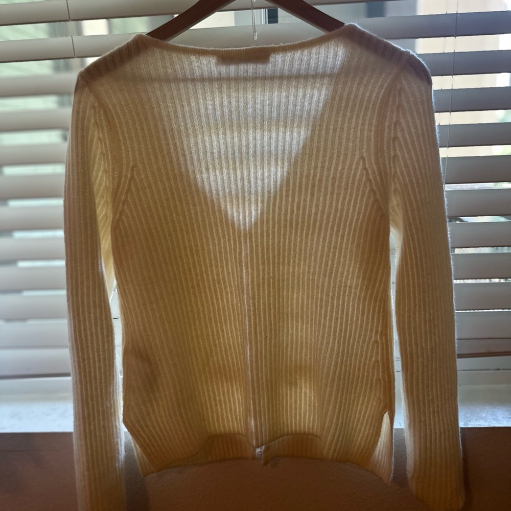 Abercrombie & Fitch Cream V-Neck Sweater